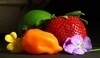 Zelenina s jahodou a květinkami 