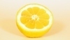 Rozkrojená půlka citrónu