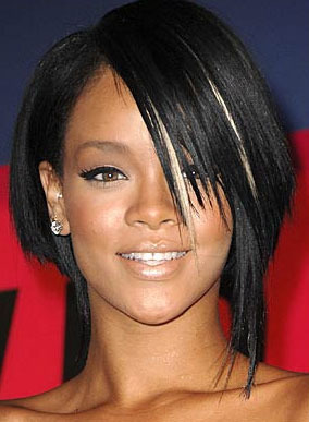 Rihanna s krátkými vlasy 