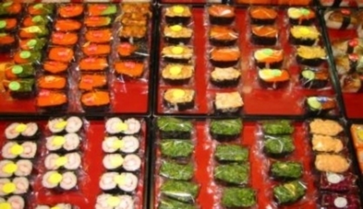 Různé druhy sushi