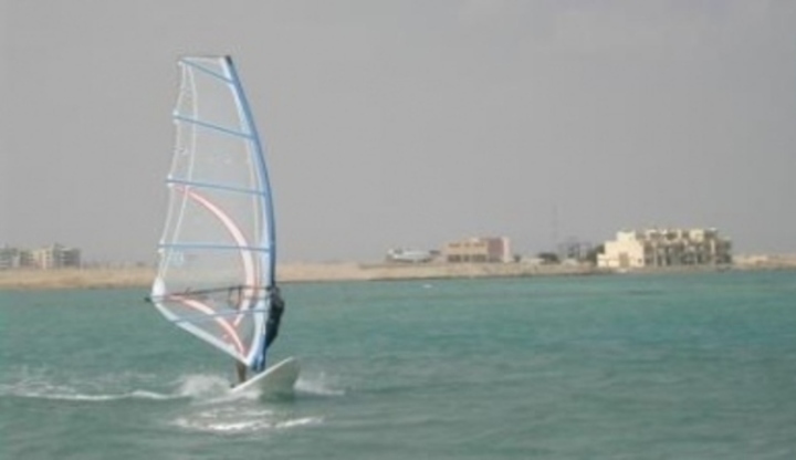 Windsurfing na moři