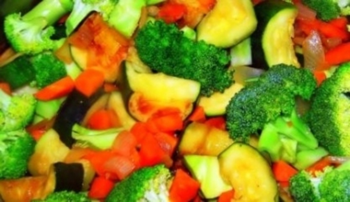 Nakrájená zelenina s brokolicí 
