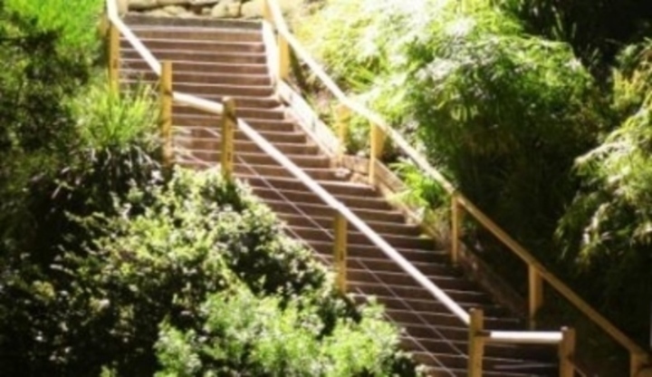 Stoupající schody v přírodě