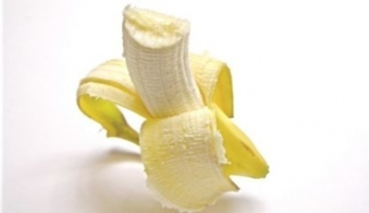 Rozbalená půlka banánu 