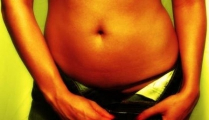 Odhalené břicho ženy