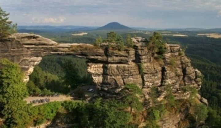Největší přirozená skalní brána zvaná Pravčická brána