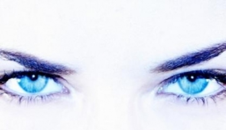 Ženské modré oči