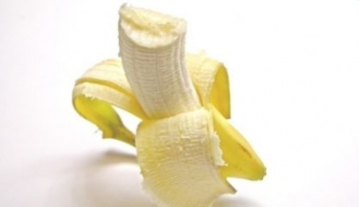 Rozbalená půlka banánu 