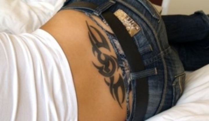 Tetování na bedrech 