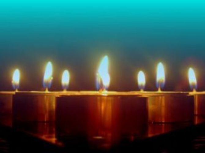 Zapálené svíčky 