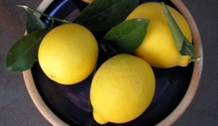 Citrony v míse 