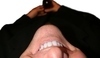 Pootevřené ústa s bílými zuby 