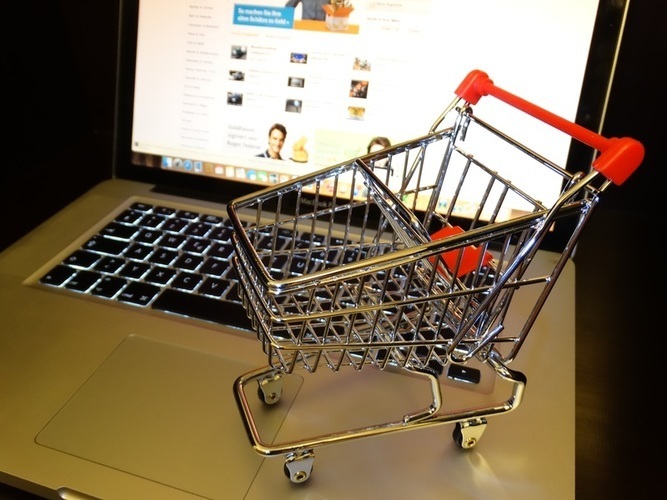 Nakupování přes internet je rychlé, snadné a mnohdy i levnější
