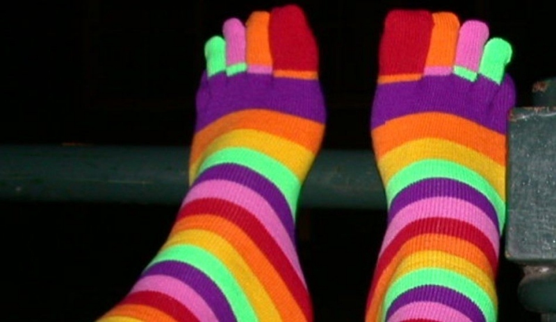 Pruhované ponožky s prsty 